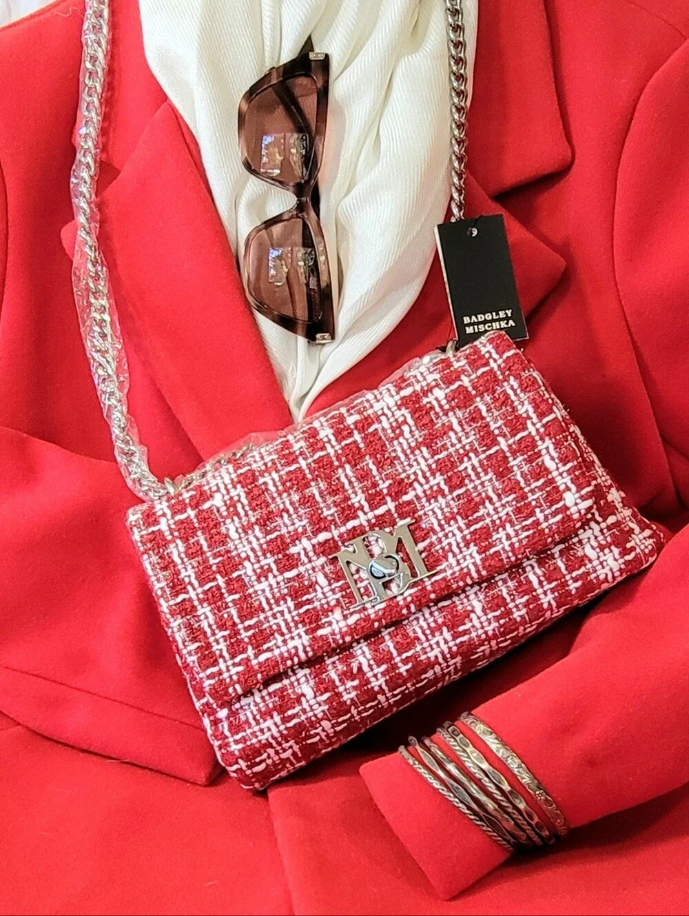 Badgley Mischka BMH-507 Red And White Tweed Chain Crossbody Bag NWT